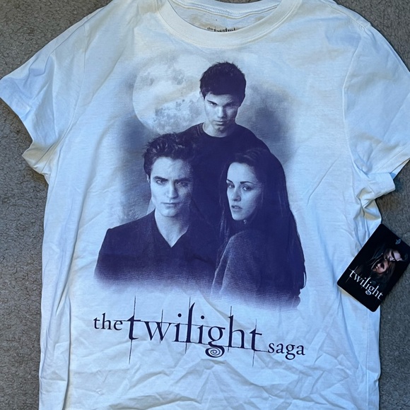 The Twilight Saga T-Shirt - Picture 1 of 2